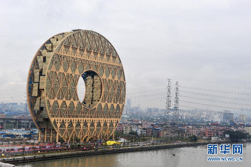 Illustration for article titled These Fantastic Buildings Are Like Wedding Rings For Giants